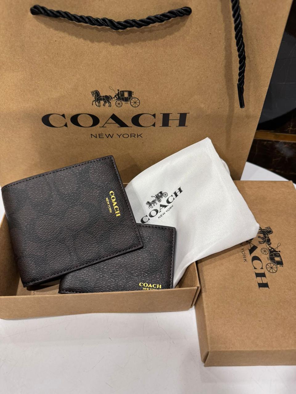 Coach Boxed 2 in 1 Wallet and card holder. Gift Set. 06